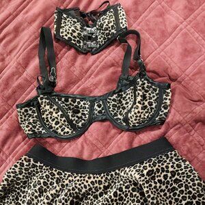 Vintage Catherine Coatney leopard print skirt, bra & posture collar set - Large